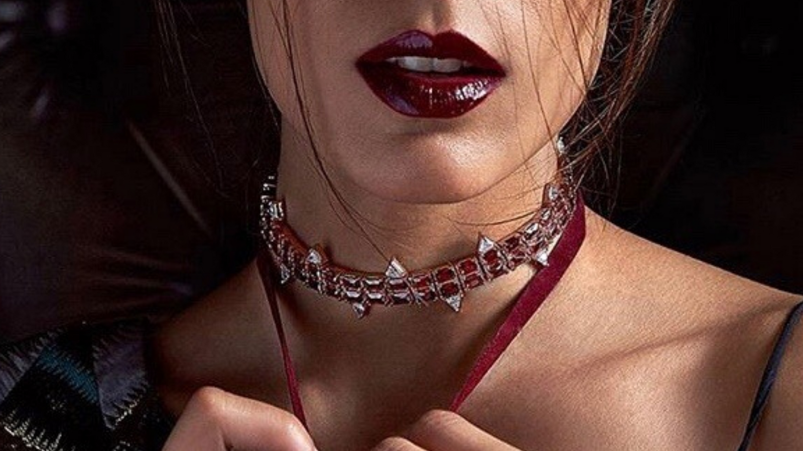 Now Trending: Cutting-edge Choker Style